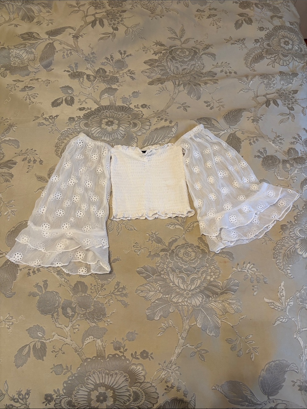 Off-Shoulder White Lace Sleeve Crop Top